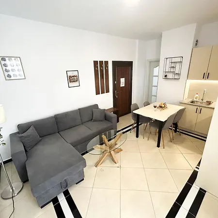 Sunset Reflection شقة