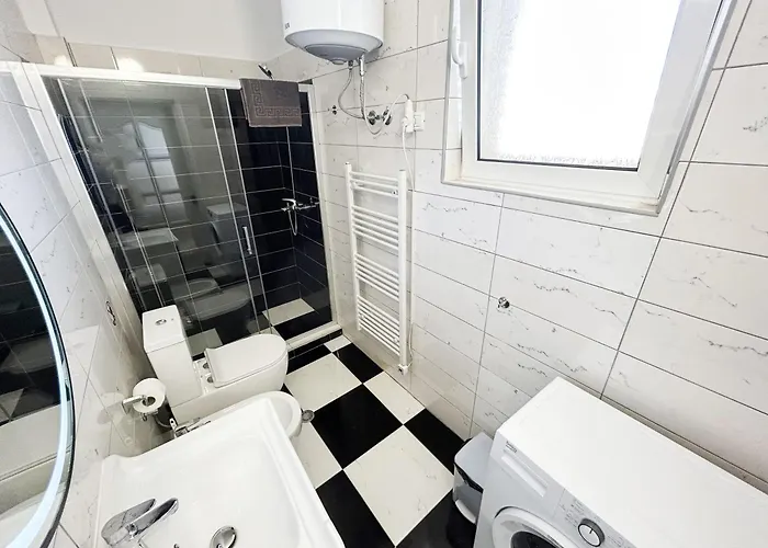 Sunset Reflection Apartman *