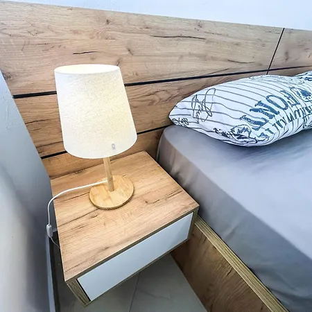 Sunset Reflection アパート